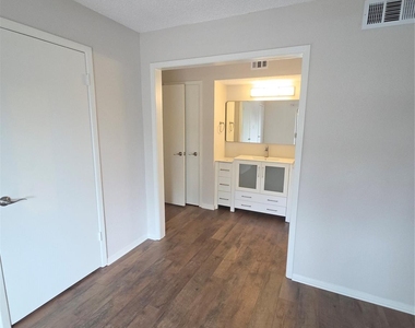 250 El Dorado Boulevard - Photo Thumbnail 8