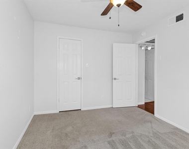 12100 Melville Drive - Photo Thumbnail 15