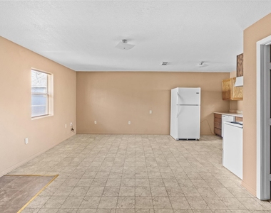 2200 Peach Avenue - Photo Thumbnail 14
