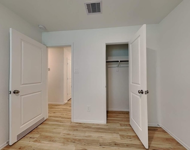18714 Mercer Falls Drive - Photo Thumbnail 8