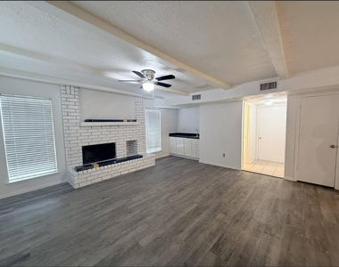 3610 Timber Rock Court - Photo Thumbnail 5