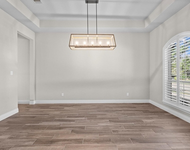 28348 Sterling Oak Drive - Photo Thumbnail 12