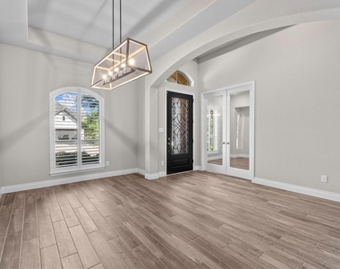 28348 Sterling Oak Drive - Photo Thumbnail 13