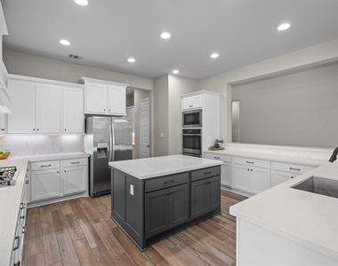 28348 Sterling Oak Drive - Photo Thumbnail 5