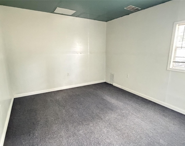 1028 Dr Martin Luther King Drive - Photo Thumbnail 6