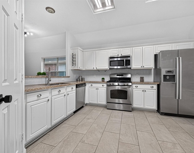 3118 Aylesworth Court - Photo Thumbnail 5