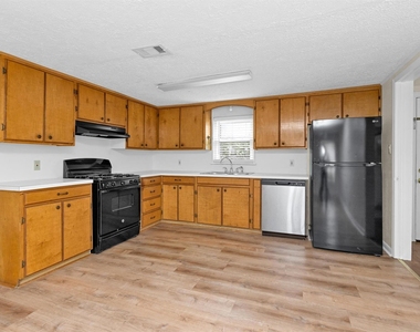 6002 Shelburne Street - Photo Thumbnail 10