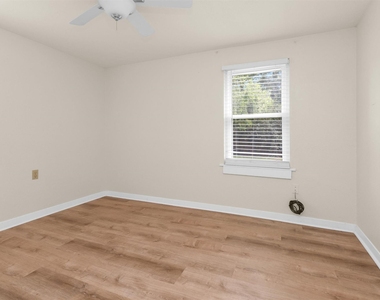 6002 Shelburne Street - Photo Thumbnail 16