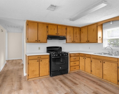 6002 Shelburne Street - Photo Thumbnail 11