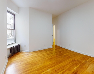 324 East 91st Street - Photo Thumbnail 3