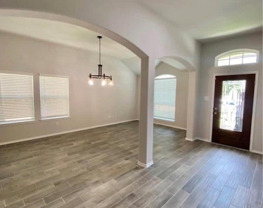 3543 Sunlight Springs Street - Photo Thumbnail 4