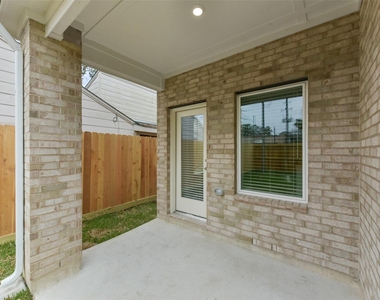 11938 Lakewood West Drive - Photo Thumbnail 25