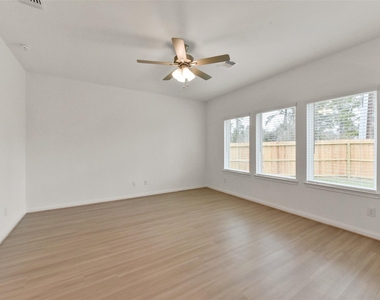 11938 Lakewood West Drive - Photo Thumbnail 3