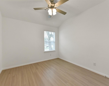 11938 Lakewood West Drive - Photo Thumbnail 22