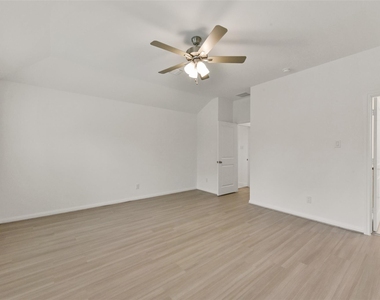 11938 Lakewood West Drive - Photo Thumbnail 14