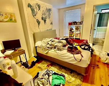 309 East 69th Street - Photo Thumbnail 1