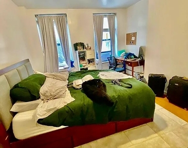 309 East 69th Street - Photo Thumbnail 5