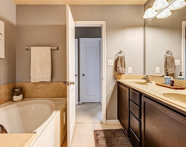 9973 Spring Rock Lane - Photo Thumbnail 18