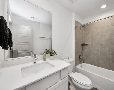 7706 Caspian Ranch Drive - Photo Thumbnail 11