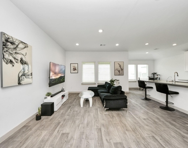 7706 Caspian Ranch Drive - Photo Thumbnail 3