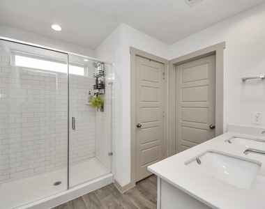 7706 Caspian Ranch Drive - Photo Thumbnail 7