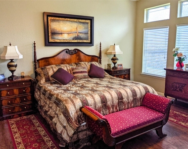10114 Crescent Bluff Lane - Photo Thumbnail 24