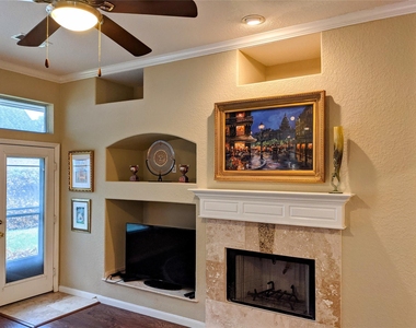 10114 Crescent Bluff Lane - Photo Thumbnail 18