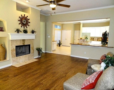 10114 Crescent Bluff Lane - Photo Thumbnail 15