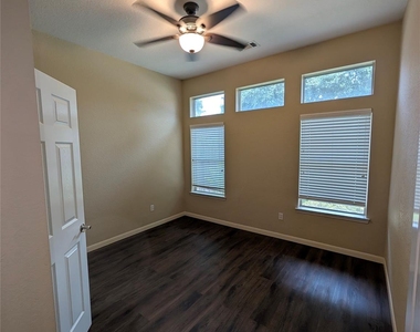 10114 Crescent Bluff Lane - Photo Thumbnail 30