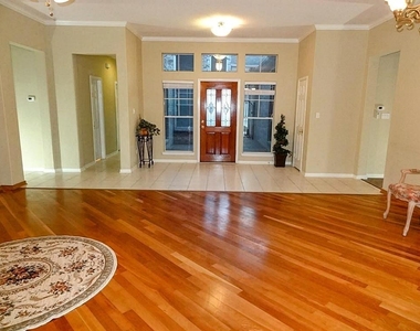 10114 Crescent Bluff Lane - Photo Thumbnail 20