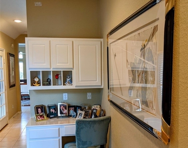 10114 Crescent Bluff Lane - Photo Thumbnail 13