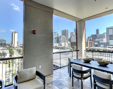 2111 Austin Street - Photo Thumbnail 9