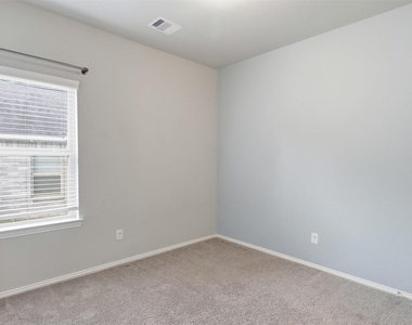 8415 Balding Drive - Photo Thumbnail 16