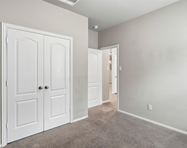 8415 Balding Drive - Photo Thumbnail 15