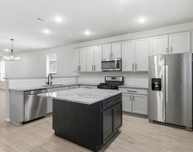 8415 Balding Drive - Photo Thumbnail 20