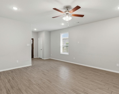 8415 Balding Drive - Photo Thumbnail 9