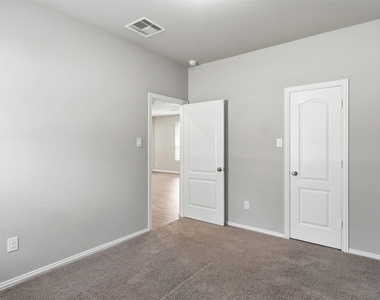 8415 Balding Drive - Photo Thumbnail 11