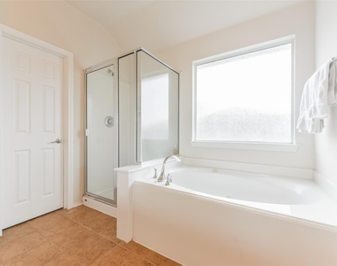 5418 Lilac Grove Lane - Photo Thumbnail 12