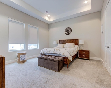 6009 Gardendale Drive - Photo Thumbnail 9