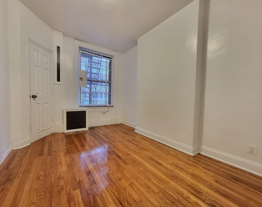 309 East 69th Street - Photo Thumbnail 1