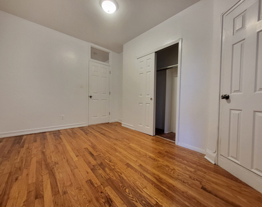 309 East 69th Street - Photo Thumbnail 2
