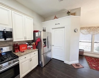 18015 Oak Cottage Court - Photo Thumbnail 11