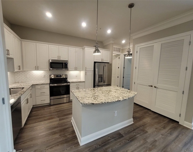 2111 Austin Street - Photo Thumbnail 4