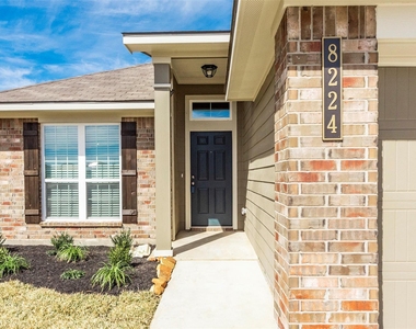 8220 N Tourmaline Way - Photo Thumbnail 4