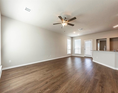8220 N Tourmaline Way - Photo Thumbnail 7