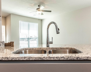 8220 N Tourmaline Way - Photo Thumbnail 14