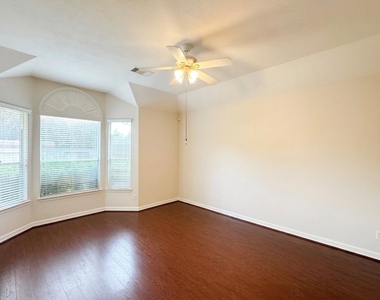 3002 Flintwood Drive - Photo Thumbnail 6