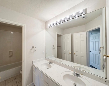 3002 Flintwood Drive - Photo Thumbnail 10