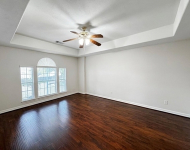 3002 Flintwood Drive - Photo Thumbnail 11