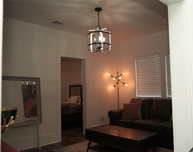 2516 Isabella Street - Photo Thumbnail 12